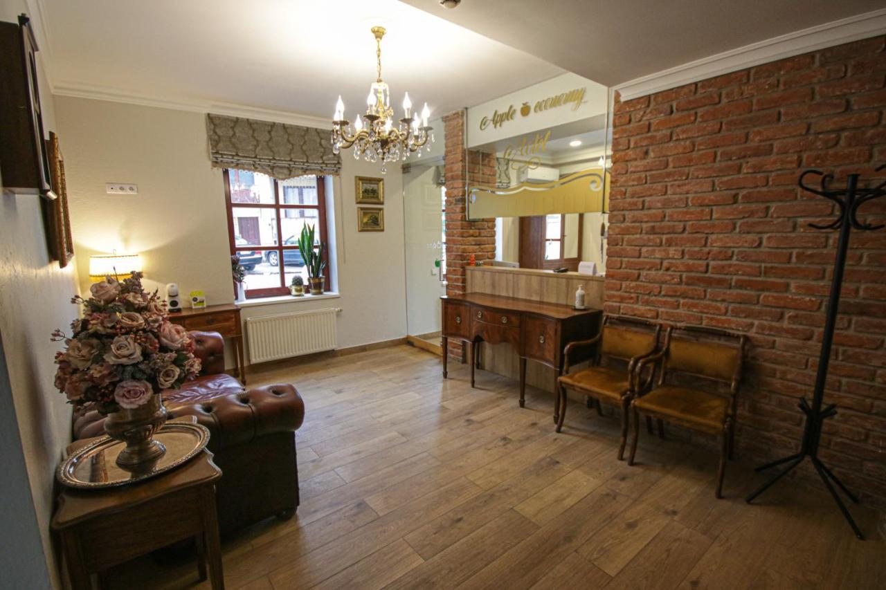 Apple Economy Hotel Kaunas Dış mekan fotoğraf