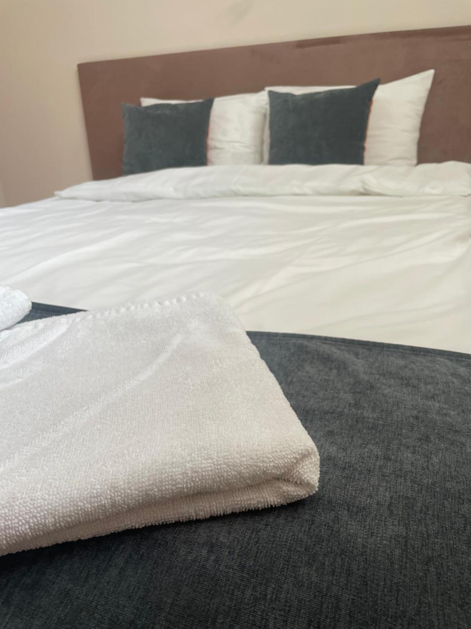 Apple Economy Hotel Kaunas Dış mekan fotoğraf