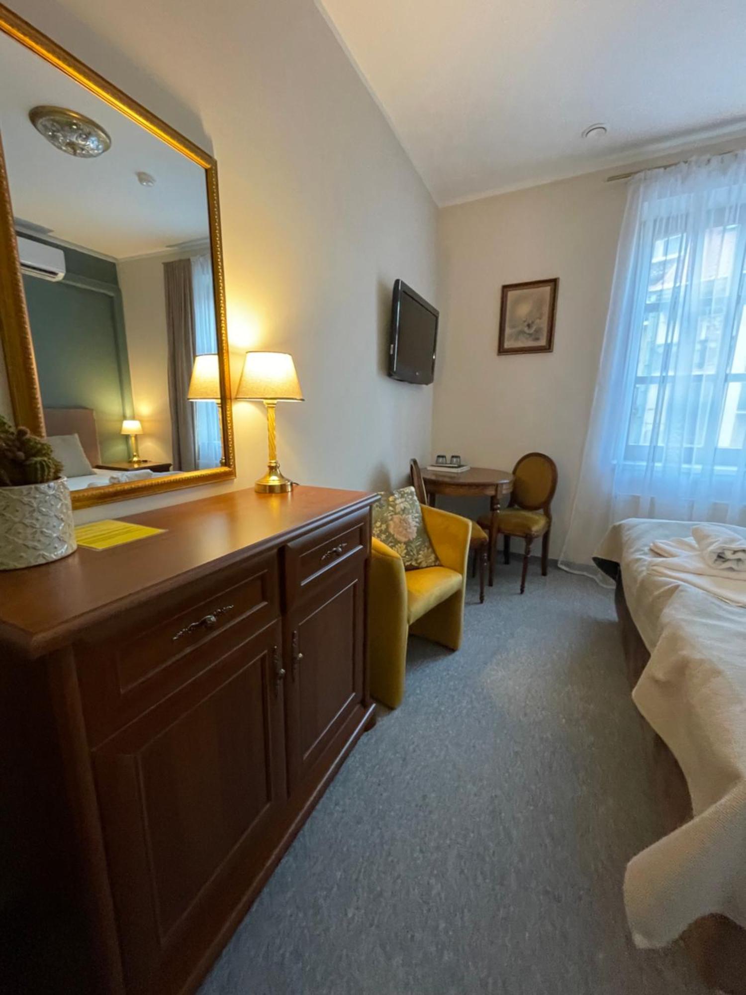 Apple Economy Hotel Kaunas Dış mekan fotoğraf