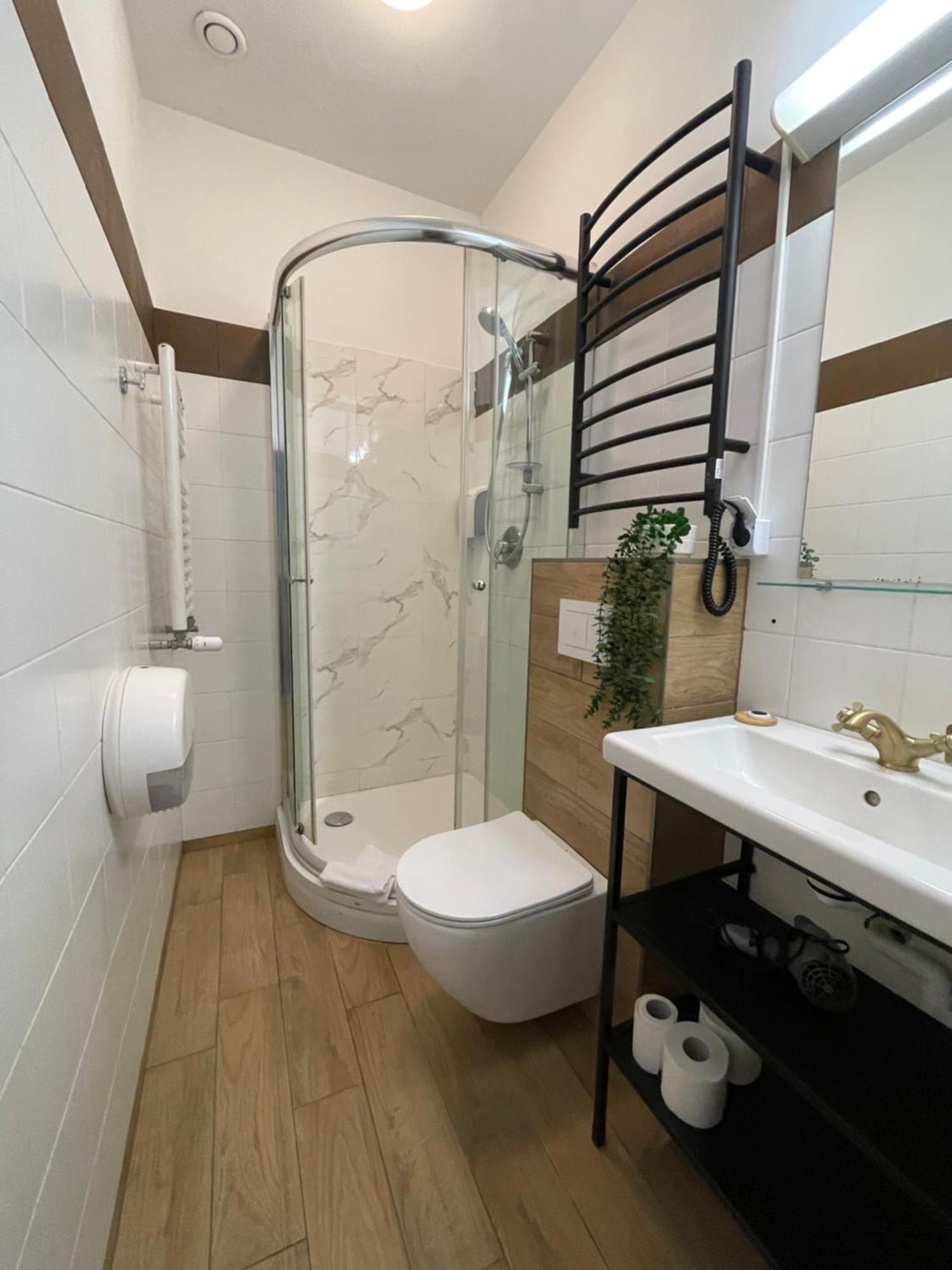Apple Economy Hotel Kaunas Dış mekan fotoğraf